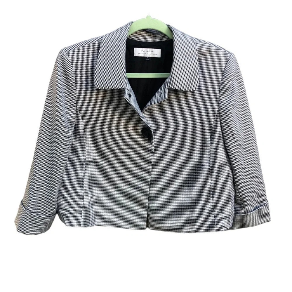 TAHARI HOUNDSTOOTH CROPPED BLAZER